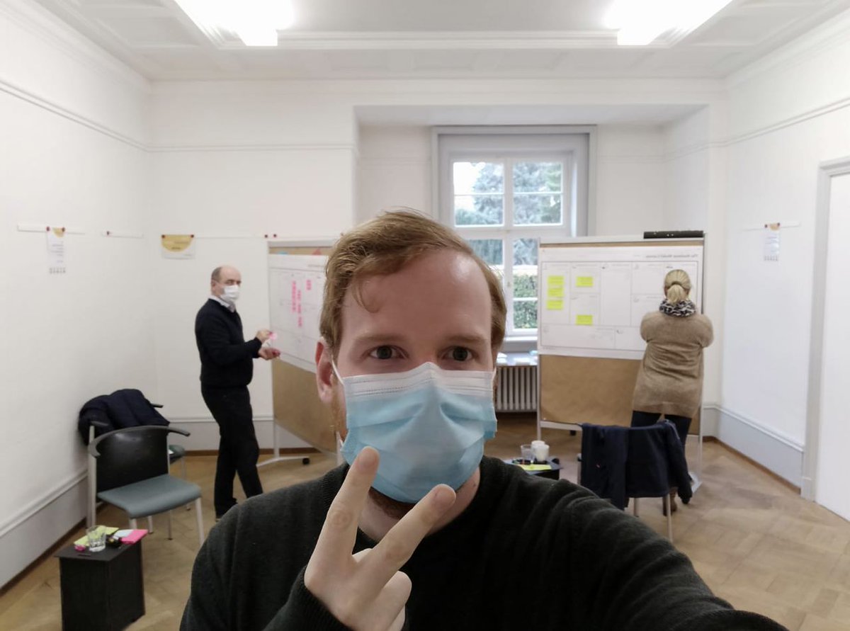 Beim heutigen Workshop zum #BusinessModelDesign mit <a href="/HSparwald/">Hannu Sparwald</a> war nicht nur konzentriertes und kreatives Arbeiten angesagt, mit Abstand und😷versteht sich. Es ging auch noch sehr locker zu🥳ph-akademie.de/wp-content/upl…