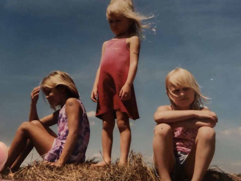 Karter04's tweet photo. Me: we look like we’re on a album cover 
Kenzie : yeah Dixie chicks 
😂 https://t.co/FLEefdHmna