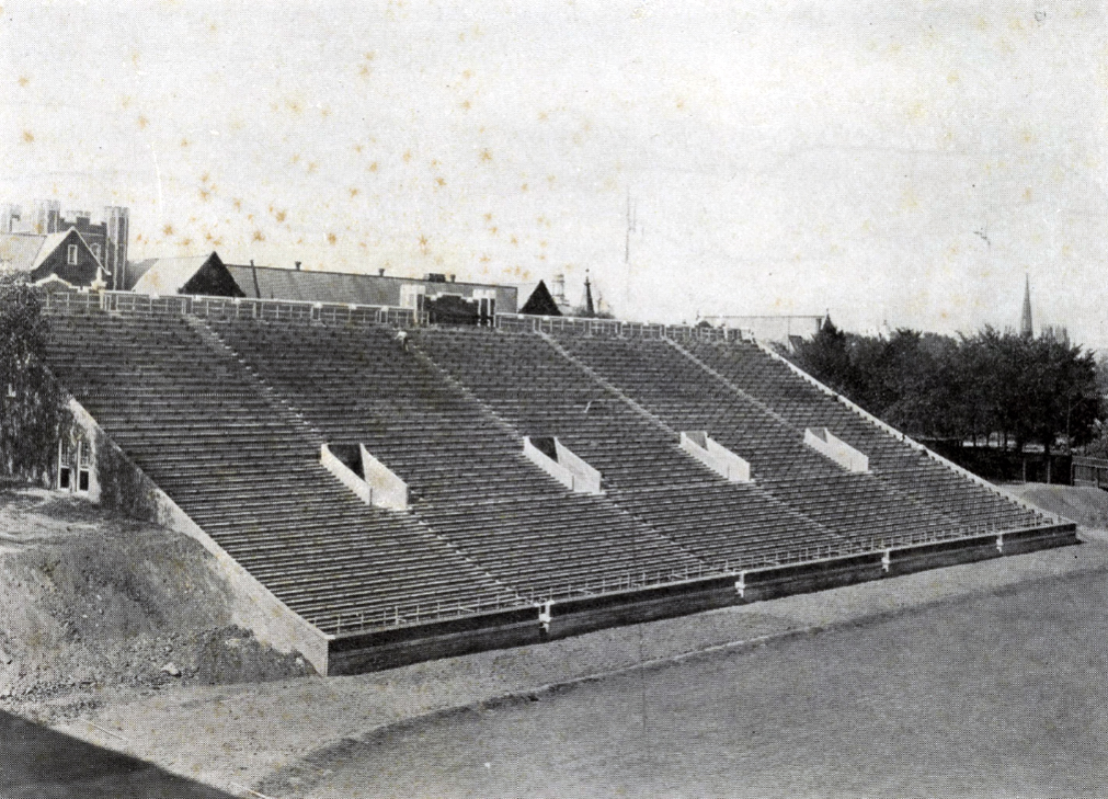 DYK: The first time UTC played WKU was Chattanooga's first win on historic Chamberlain Field.
Sept. 30, 1927
Mocs 44 - WKU 6
History - https://t.co/PLcsOr8KUx
#GoMocs https://t.co/xYjZUgR36y