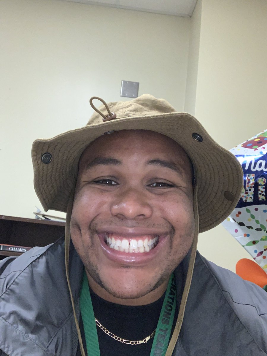 Hats off to kindness. (Lunch break no students in the room) <a href="/MCJHGators/">Mayde Creek JH</a> <a href="/PrincipalPaz/">Dr. David Paz</a>