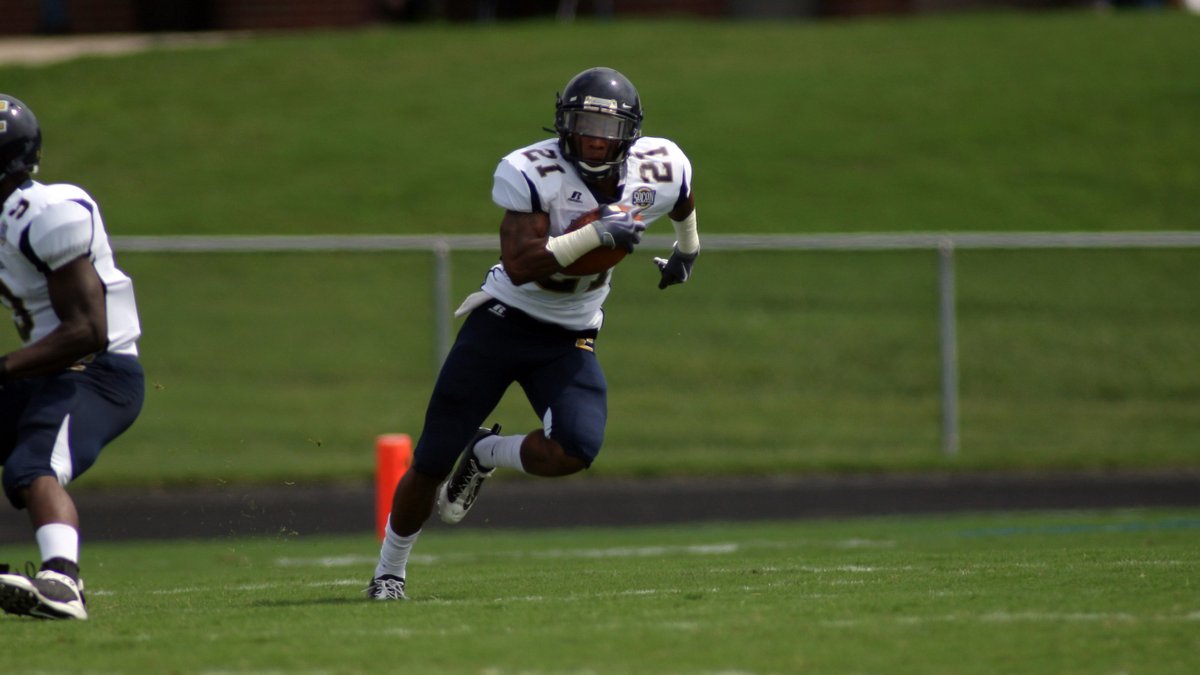 DYK: The last time UTC played WKU (11/3/07), former Moc & current Chicago Bear @BusterSkrine had two INTs, including a 45-yard pick-6.
UTC 21 - WKU 28
History - https://t.co/PLcsOr8KUx
#GoMocs https://t.co/efZGSOxye8