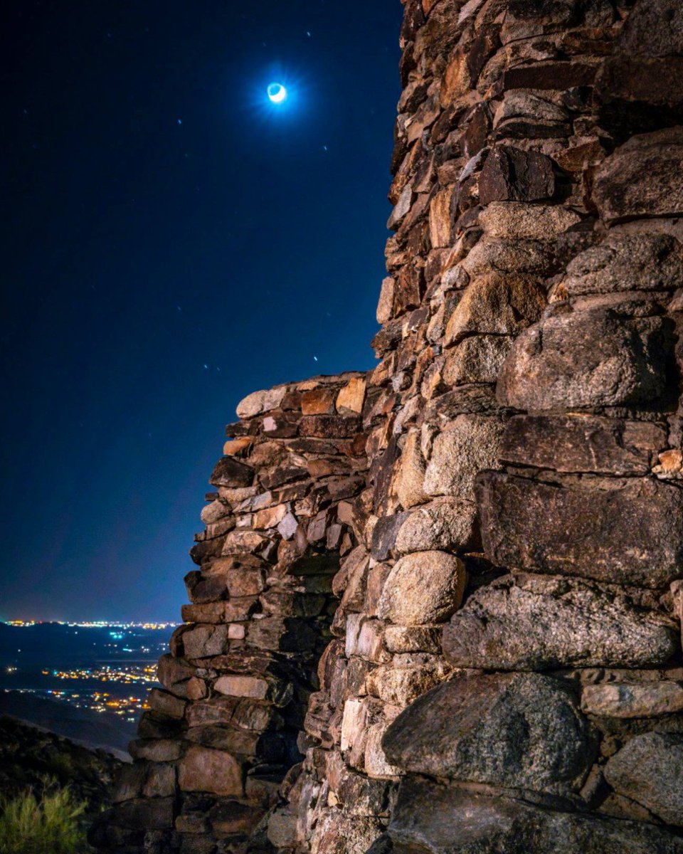 CityofPhoenixAZ's tweet photo. Today is day 23 of our #31daysofPHX. This is our way of showcasing the best views of the nation's 5th largest city. Can you guess where this beautiful photo was taken in #Phoenix? #FindPhoenixFriday
#BigCityLife #PHX #Phoenix #PHXParks #Park #Parklife #FindPHXFriday #Instacool https://t.co/udzW2jdehC