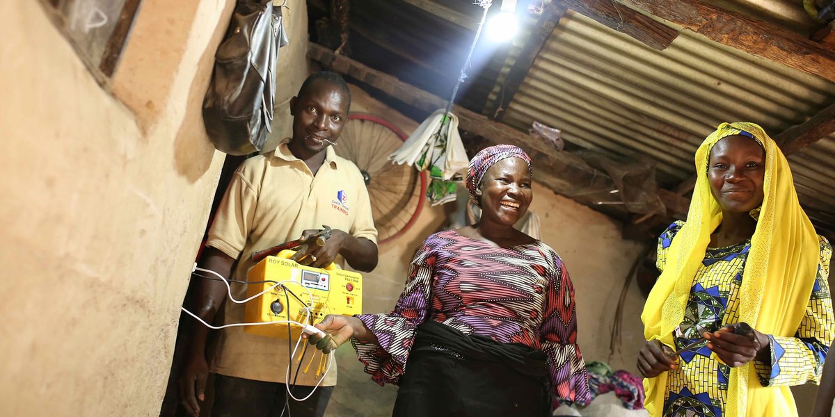 STEMbyThomas's tweet photo. @kachibenson w/ @CMRubinWorld A behind the scenes look at the powerful #virtualreality #film #DaughtersofChibok. #VR #filmmaker #innovation #technology #AI #VeniceFilmFestival #AR #PlanetClassroom #YA #teenage #technology https://t.co/YwLJlIp55Z https://t.co/H7Qo1m2BE2
