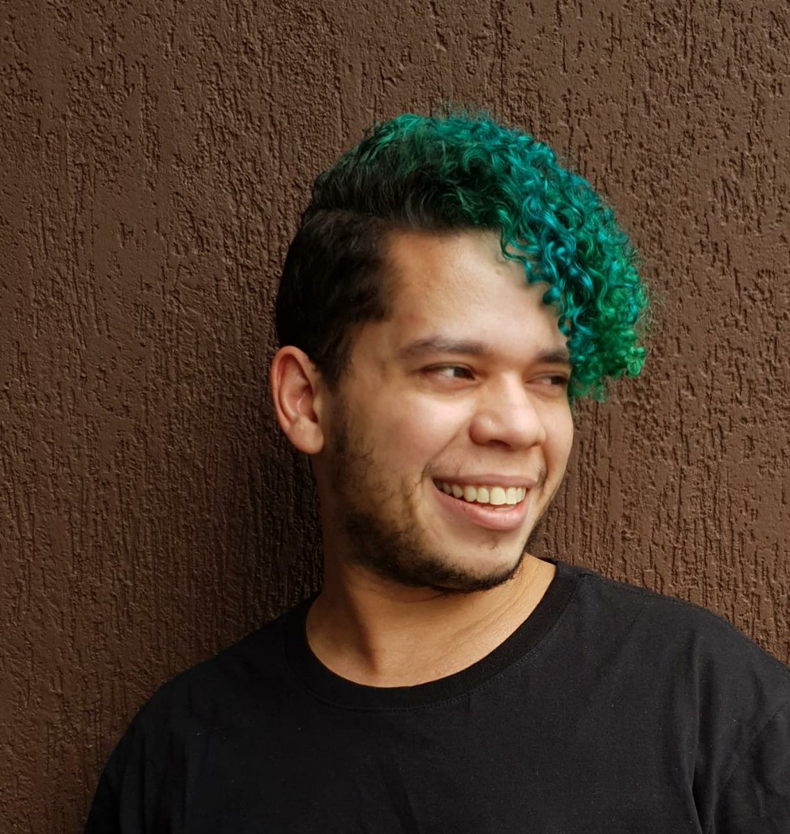 matthmacedo's tweet photo. Green hair, don't care.
#kamaleaocolor #familiakamaleao #kamaleaocolor #greenhair #cabeloverde #coloredhair #colorhair #cabelocolorido #cabeloscoloridos #garotocacheado #curls #curlyhair #cachos #cacheado #cacheados #meuscachos #homemcacheado https://t.co/1Tfi6CNsX4