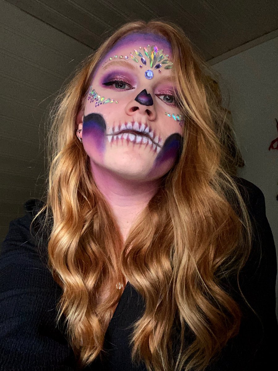 stiIInotmad's tweet image. 🌙 Skeleton but make it glam. This is my makeup look for the #LPMakeUpComp . It’s inspired by the song Midnight. ✨ @LiamPayne @abbyrartistry