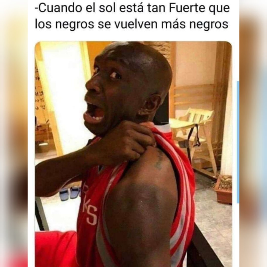 Толпа афроамериканцев. Толпа африканцев. Негр с табличкой. Черный негр. Американские негры.