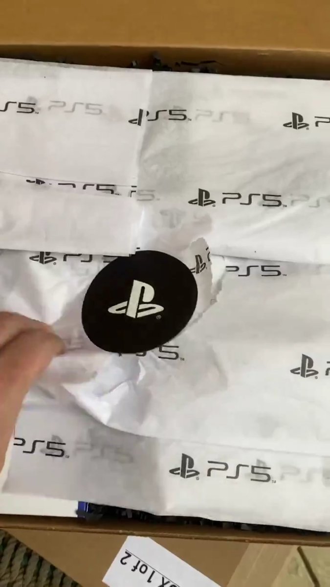 yoreves's tweet photo. The first thing you will see when receiving the PS5
#PS5 #Box #PS5Wrap https://t.co/sjqHjQDVmS