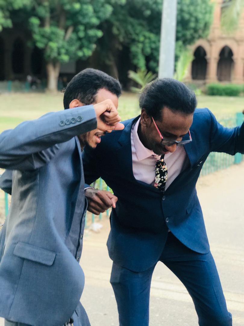 theramiramzi's tweet photo. A chapter has been closed and an era just ended 😂❤
22. Oct. 2020
#OfficiallyAnEngineer🎓
#NewProfilePic + 3 https://t.co/6QE14EIVOc