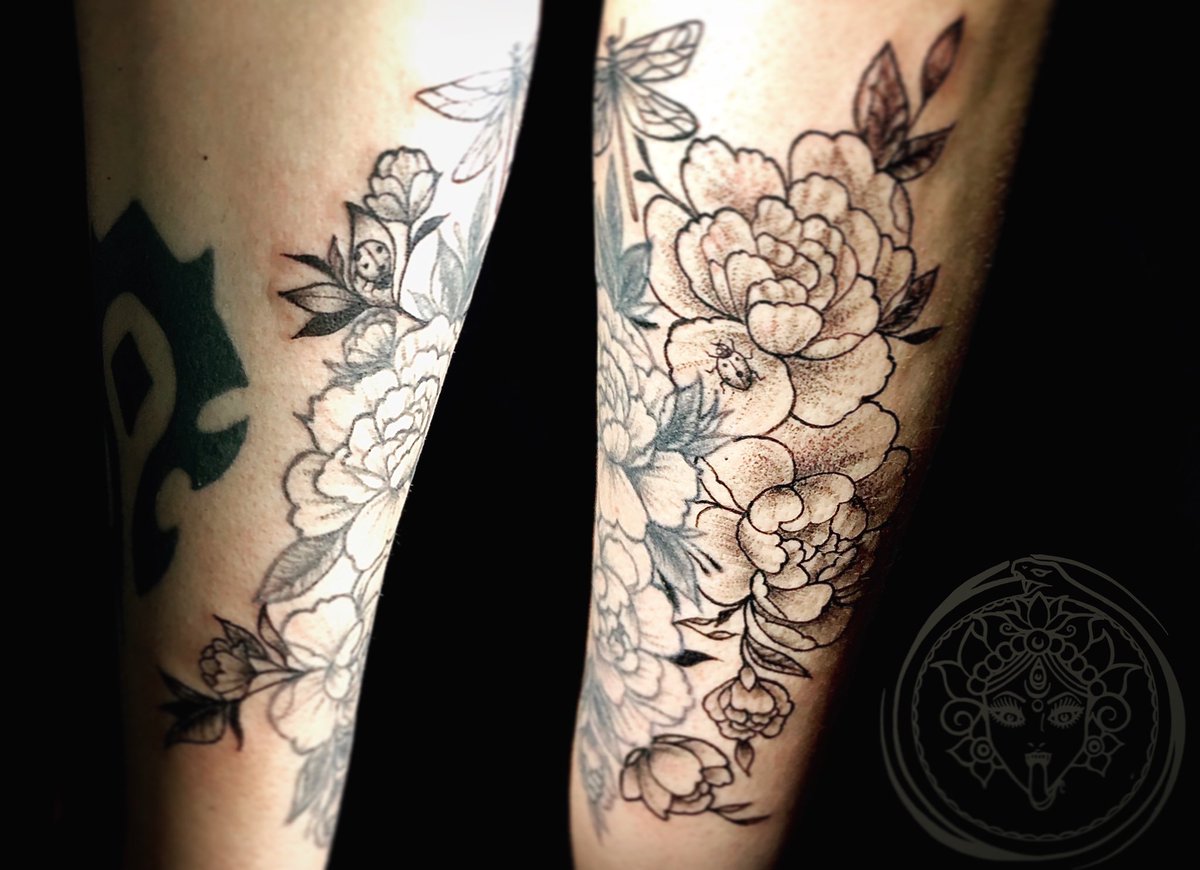LySDragon's tweet photo. Preciosura para una de mis hermosas clientas 🤘🏻 #tatuaje #tatuajes #tatuajesfemeninos #tatuajesparamujeres #cdmx #cdmxtattoo #tatuajescdmx #girltattoos #tattoogirl #inkgirl #inkedgirl #tattoocdmx #tattoo #flowers #mariquitas #ladybugs https://t.co/QvCpZ2YJdD
