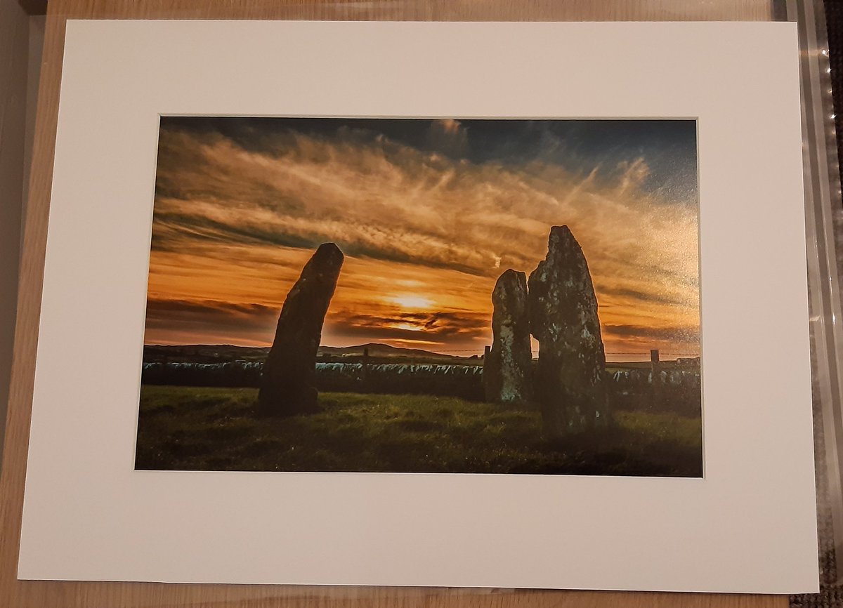 Popped into LL65 Emporium #holyhead today & it was really nice to see my work displayed 💕🌿
Not only are my Cyanotypes available there, my sunset photograph of the standing stone of Llanfechell is also available as an A4 print at £20 💕📷
#Anglesey #localcrafts #home