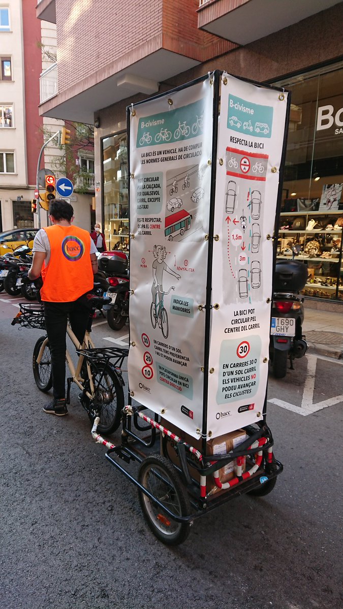 bacc_cat's tweet photo. Avui fem una jornada més de la campanya #Bcivisme, on recordem la importància de la convivència a la #mobilitat, el respecte mutu i sobretot la protecció i prioritat dels mitjans de transport més vulnerables com la #bicibcn. Sembla que tenim molta feina a fer, oi @ClubRACC ? https://t.co/0eWEXIhcRp