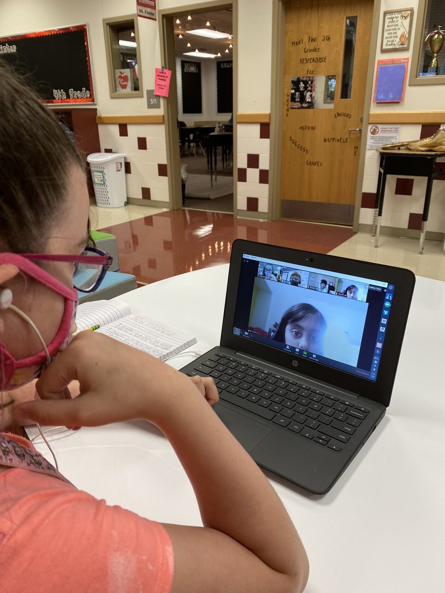 Miller_MLM2494's tweet photo. Collaborated as a team to make this virtual/F2F TRTW happen! We loved learning from eachother about circuits, insulators, and conductors. #FISDelemscience @mcleodl @JEFlemmer @HospElementary https://t.co/NpyArqTvwm