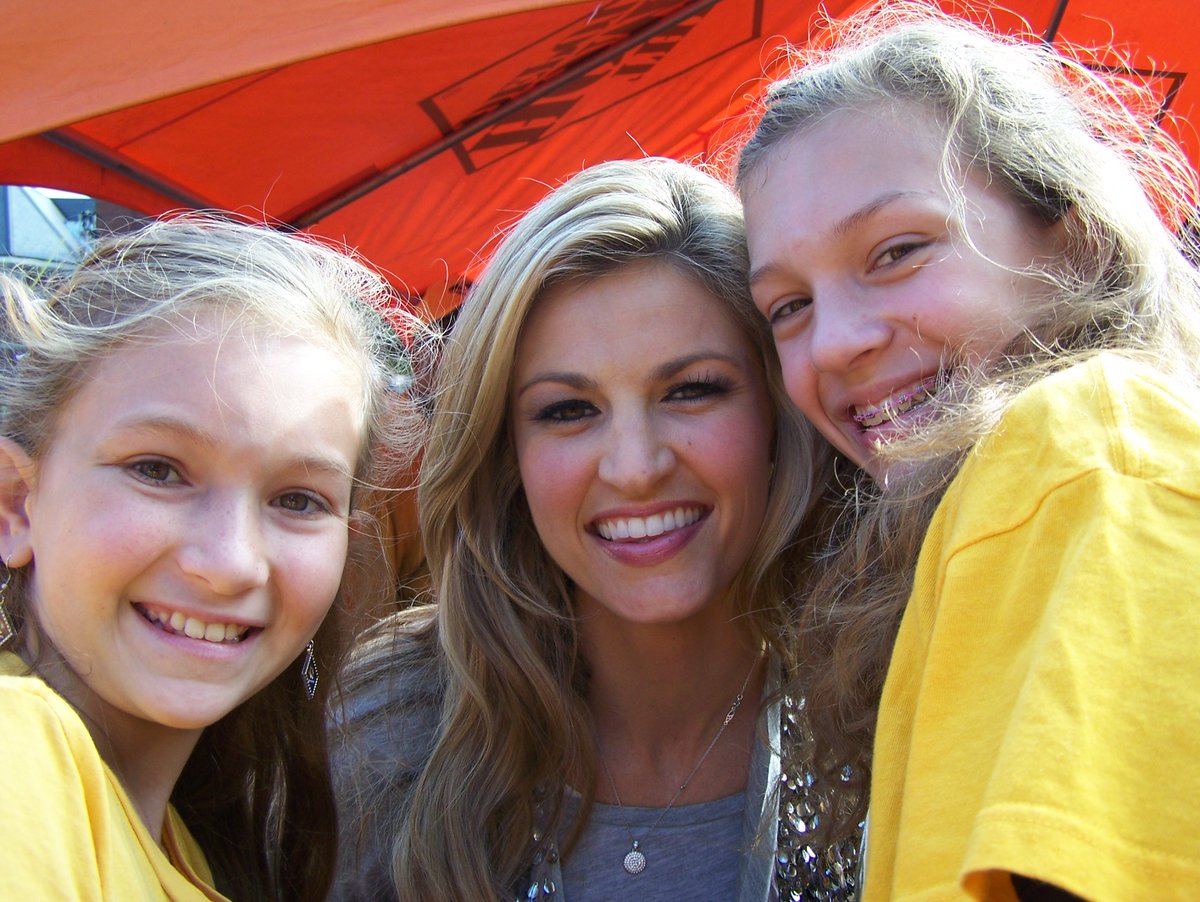 A major goal was catching  @ErinAndrews attention for an autograph. Mission accomplished!