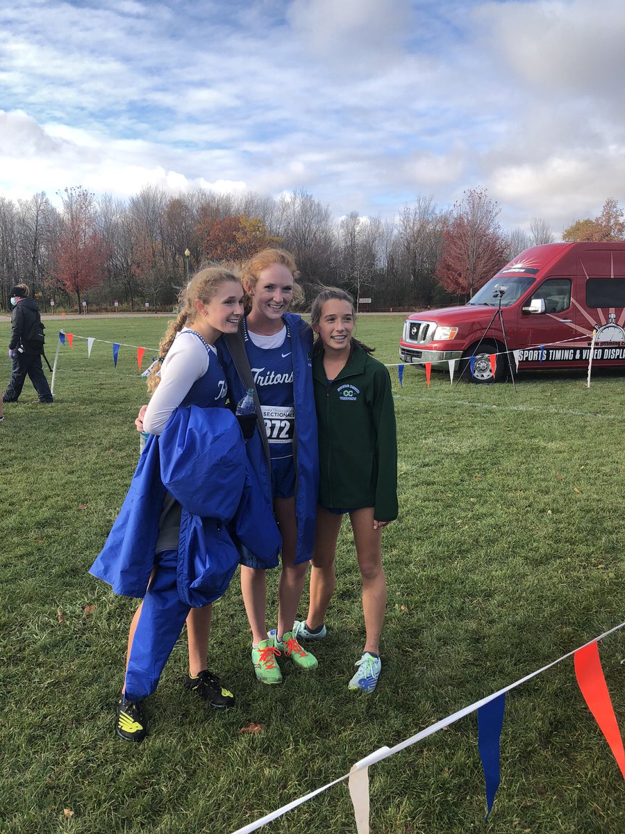 STATE QUALIFIERS! 

Molly Desotell, Lauren Conway,
and Camille Broullire are all heading to the state meet next week! 

They finished 3rd, 9th, 11th respectively!