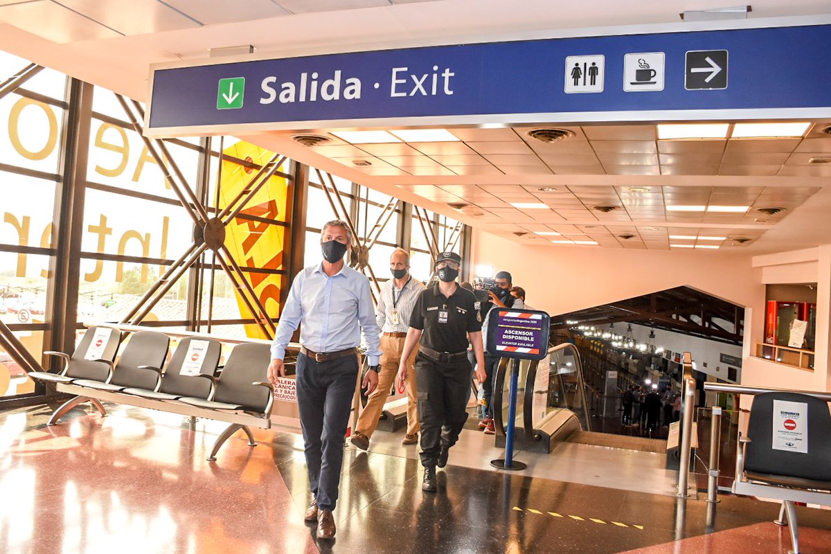 #Turismo El Aeropuerto de Salta está preparado para recibir al primer vuelo. Con la llegada del primer vuelo a las 20.15  se restablecen los viajes regulares de Aerolíneas Argentinas a Salta. 

Leer más👉bit.ly/3dUjzp5