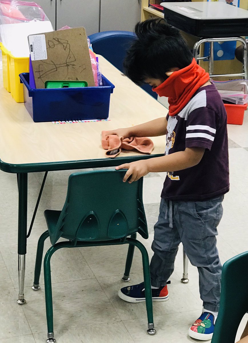 headstarttisd's tweet photo. Students are able to clean their own tables after eating using these Norwex cloths that remove up to 99% of bacteria and dirt on almost every surface. No chemicals used or needed with these cloths, and the students enjoy wiping the tables.  #HSStrong https://t.co/QF56wlxKgu