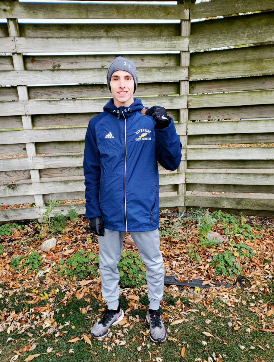 On to STATE! Congrats to <a href="/BenSchroder6/">Ben Schroder</a>. See you next week in Fort Dodge. #RivXC