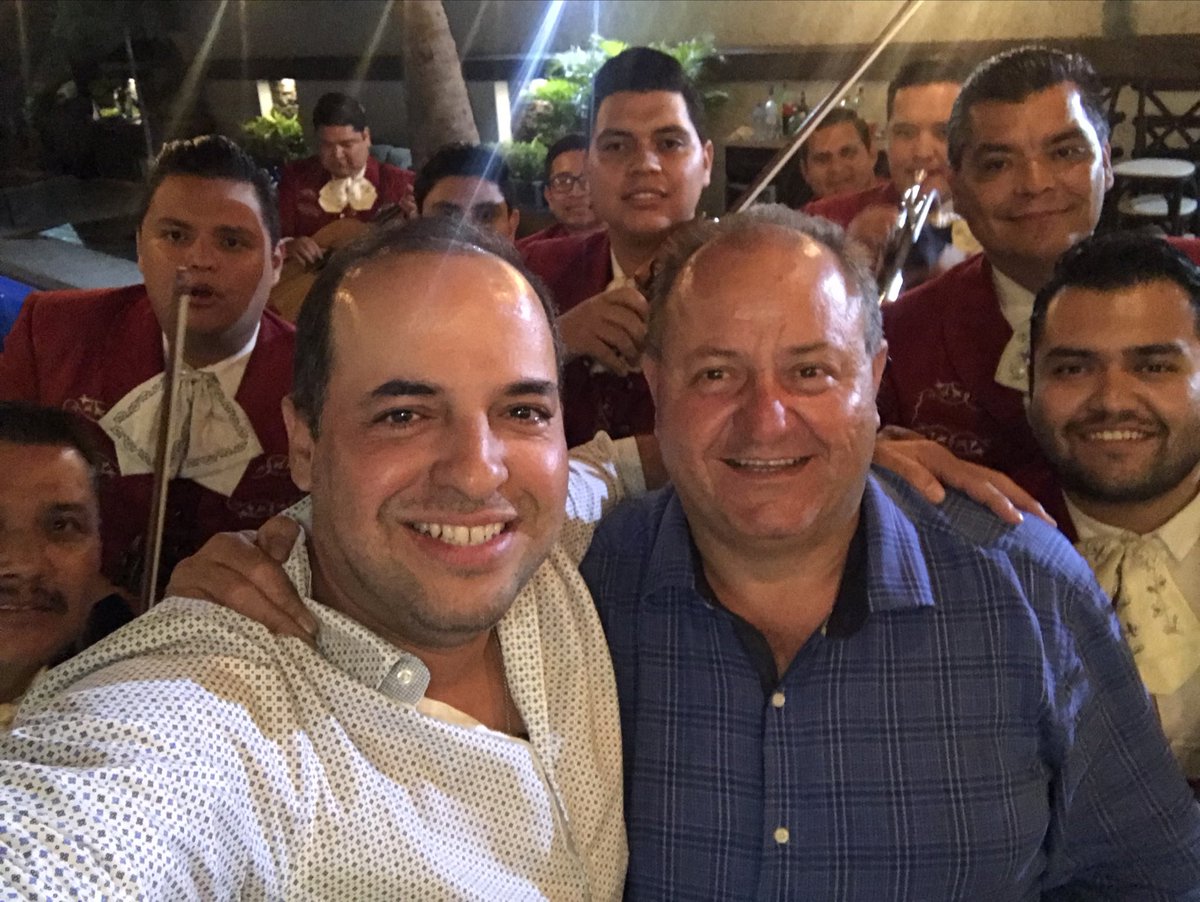 arturoduarteg's tweet photo. Así te llevaré en mi corazón hasta siempre! Como te voy a extrañar pinche gordo! https://t.co/p7rnZcYhsB