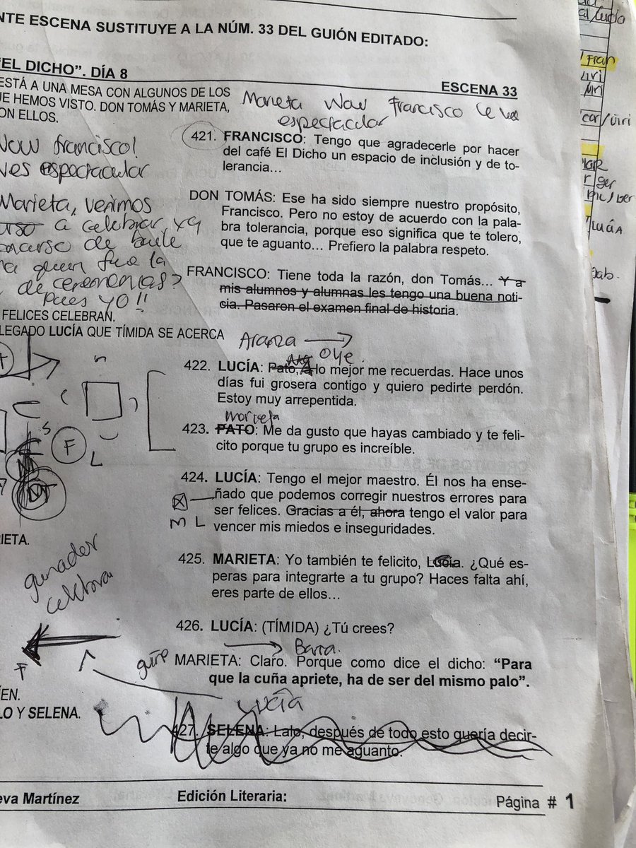 brisacarrillo's tweet photo. Wow. @JimenaFernanda_ hace anotaciones de todo tipo en el libreto. Lo bueno que le entendí 🤩🤩🤩🤩 https://t.co/Lke3VVoFs6