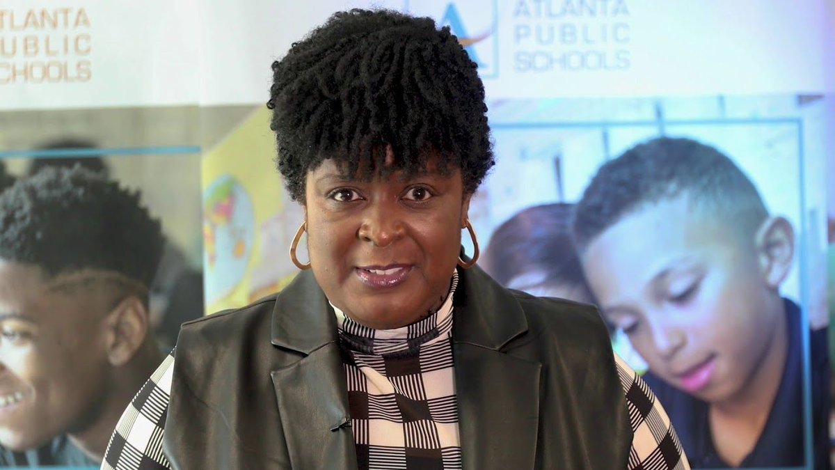 caselorg's tweet image. With the #2020SELExchange Virtual Summit, we launched the Together for SEL Pledge. In this video, @DrLisaHerring, superintendent of @apsupdate, takes the pledge: youtu.be/THaPYLlCL24

Learn more &amp;amp; take the pledge: selexchange.casel.org/Take-the-Pledge