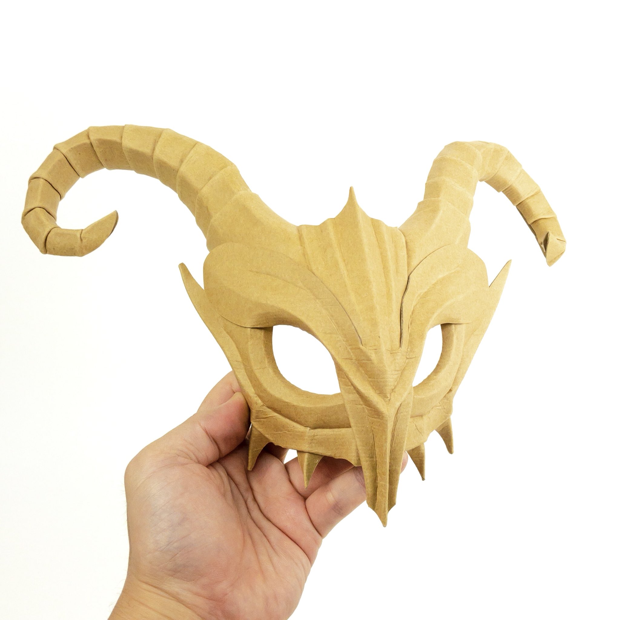 オダカマサキ オドンガー大佐 ダンボールデビルマスク ハロウィン用のお面として作りました 子供用 本体 角 2 合計３パーツで出来ています 以下サイトに 型紙と簡単な作り方を掲載しています 仕上げについては説明していません 完成した方は 大佐