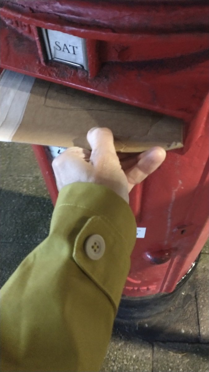 Lara Band tweet media