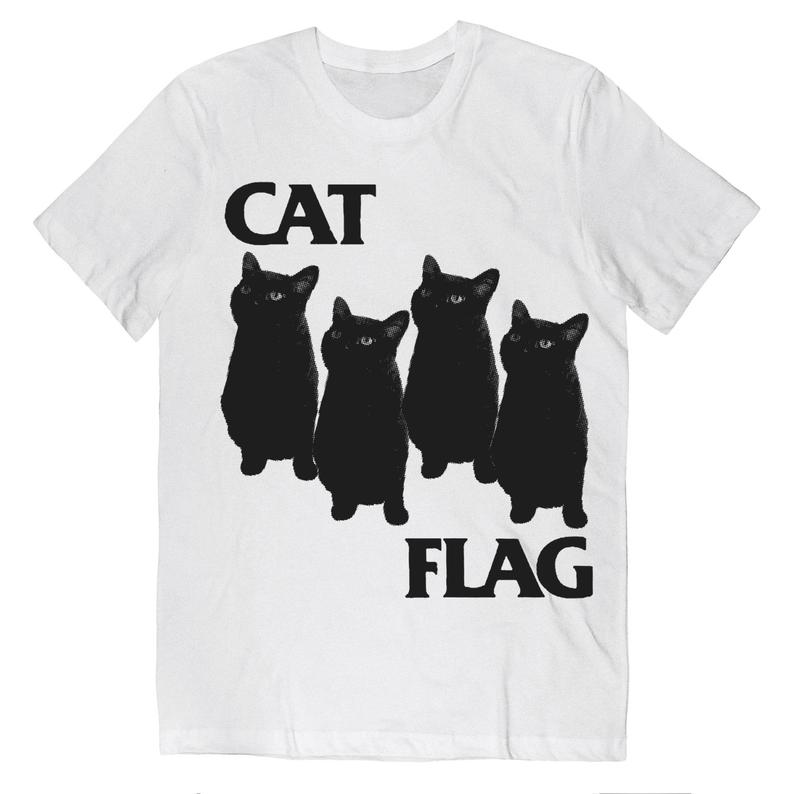 albertajeff's tweet photo. Dear Twitter: I interrupt your important politics and news and exercise stuff to bring you even MORE important news.

This is an Actual T-Shirt that you can buy. Right now. Act accordingly. 

That is all. Carry on.

#CatFlag #BlackFlag #PunkCats https://t.co/FTfv4wEEms