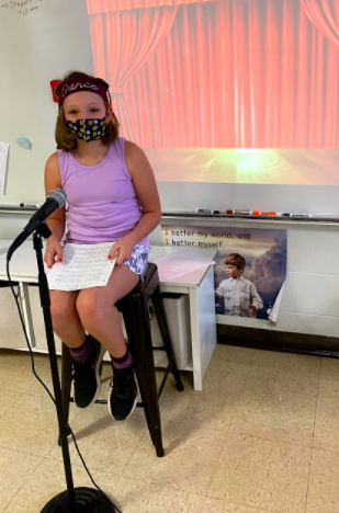 MissWithrow217's tweet photo. Our first f2f #openmic was a huge success! Students faced their fears and shared their free writing with the class.  We learned why the sky is blue, about different types of fish, what origami is, and why sushi is icky. Proud of these kids! #talawandaempowers @TSDMarshall https://t.co/zkdSoWskUE