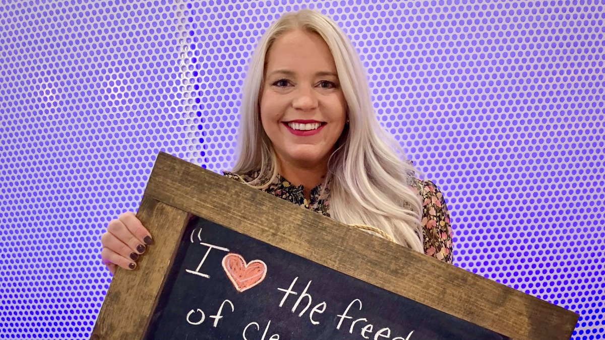 KuglerVision's tweet image. As a busy Mom, Jenna doesn't have time to deal with the hassles of glasses! Now, she's enjoying #visualfreedom after her #ICL procedure. Crisp, clear vision– and extra family time. You could save time and hassle with ICL too. Check candidacy now:  rb.gy/xyqly0
#KVision