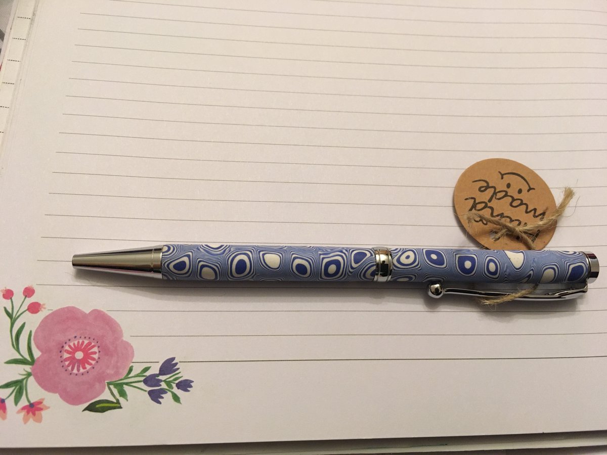 sawdustnsparkle's tweet photo. This #PrettyPen is REDUCED to £20 *for this weekend only* otherwise it will be listed on Etsy on Monday at £25. If you'd like it, please drop me a PRIVATE MESSAGE for payment info. I will include FREE UK postage too📮. Twist mechanism, ball-point, black ink. #ShopHandmadeHour https://t.co/CWPNTnRQWS