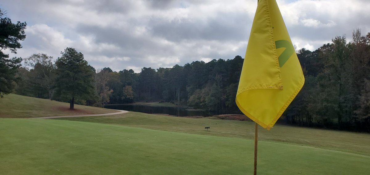 BobbyBakerJr2's tweet photo. Beautiful backdrop for my first ever 88 scorecard  Lakeside country club in Hot Springs, Arkansas. #pingg25 #birthdaytrip #selfcare #golflife #golfing https://t.co/q462kFuMrk