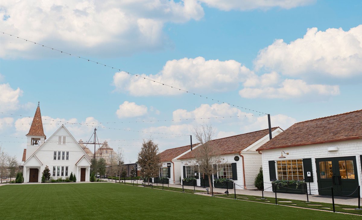 magnolia's tweet photo. The Shops at the Silos are now open! @joannagaines + @chipgaines have created a quaint &amp; uniquely curated experience inside these 6 new shops. There’s truly something for everybody and we hope you’ll stop by and shop with us! #SilosShops #WacoTx https://t.co/U7DTkRw1Pm