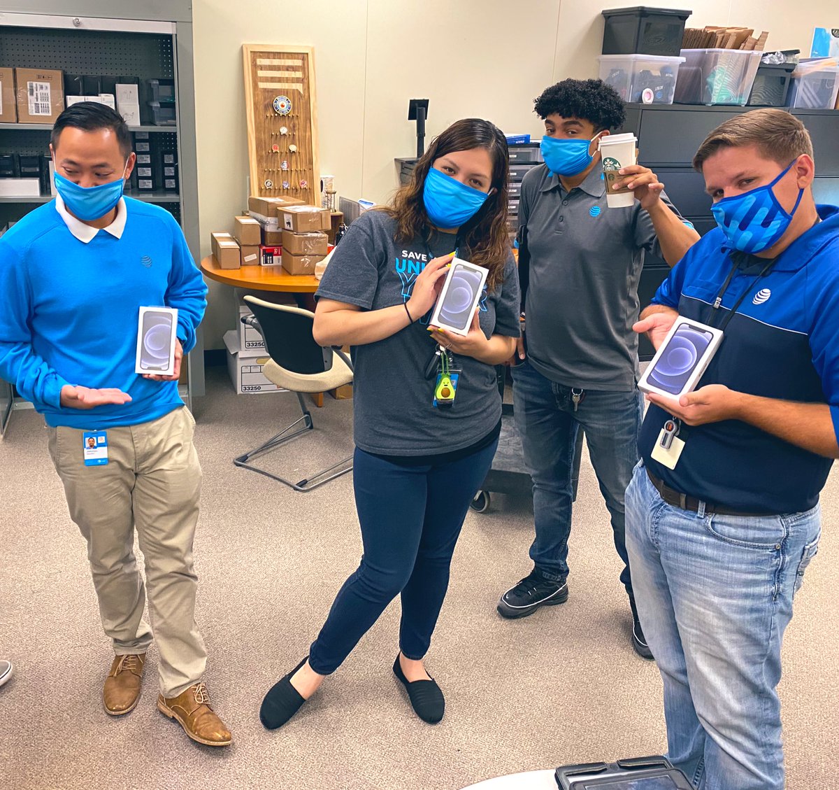 kirsten_peavey's tweet photo. Pumpkin Carving contest before the best day of the year starts at Presidio!!!! iPHONE 12 launch day 🥳 #IHAxe #ATT #iphone12 #ihx #stx @CentralIhx @ATT @IHXSTX https://t.co/KmlxMzBofL