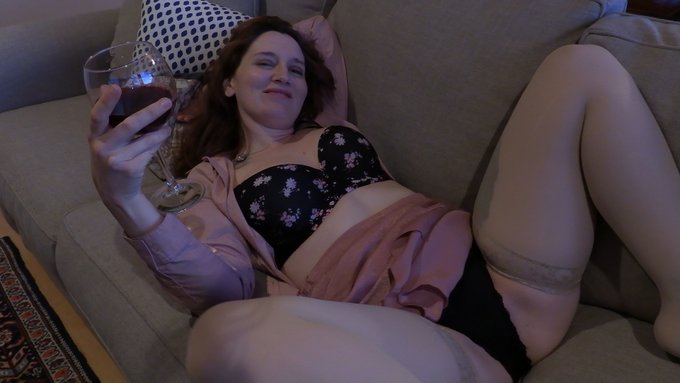 🚨New Clip Alert🚨  Mom's Mutual Masturbation Confession  4K | HD | !!1 HOUR 20 MINUTES!! | $44.99  You