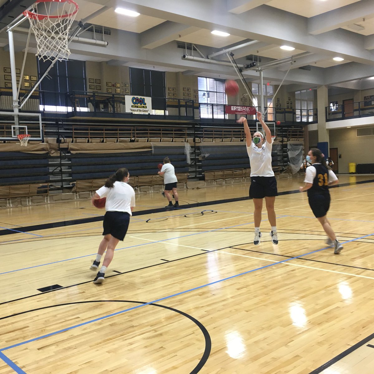 AlleghenyWBB's tweet photo. Fun week in the gym with the squad! 

🐊🏀💪 https://t.co/dyX01ngCUM