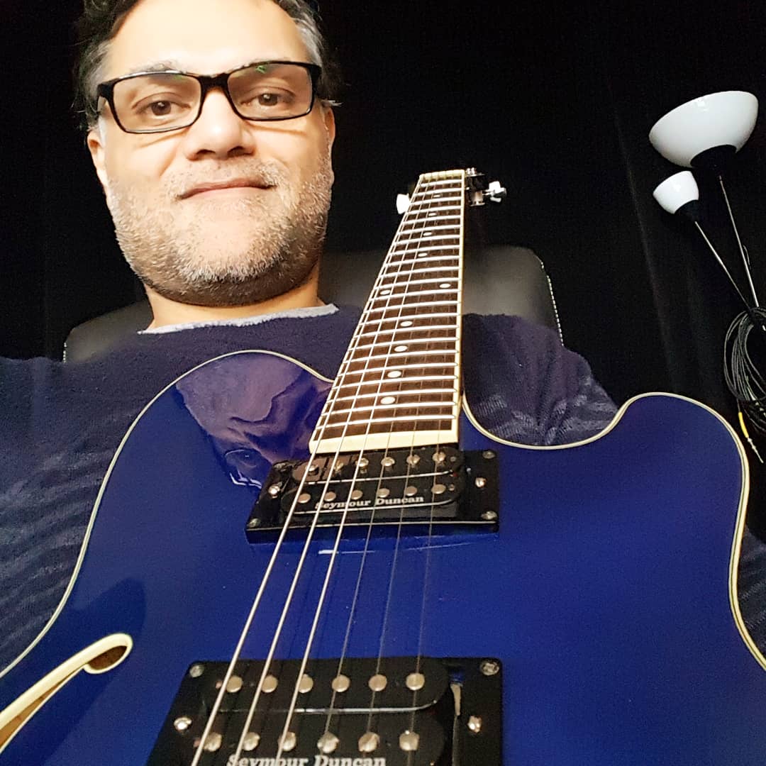 andromedaicg's tweet photo. Happy "Fingers" Friday to my fellow guitarists 🤘🎸🖖    thanks to @ibanezofficial @SeymourDuncan @DuesenbergUSA #guitardestroyer #guitarsrule https://t.co/5tsTW1Yp8u