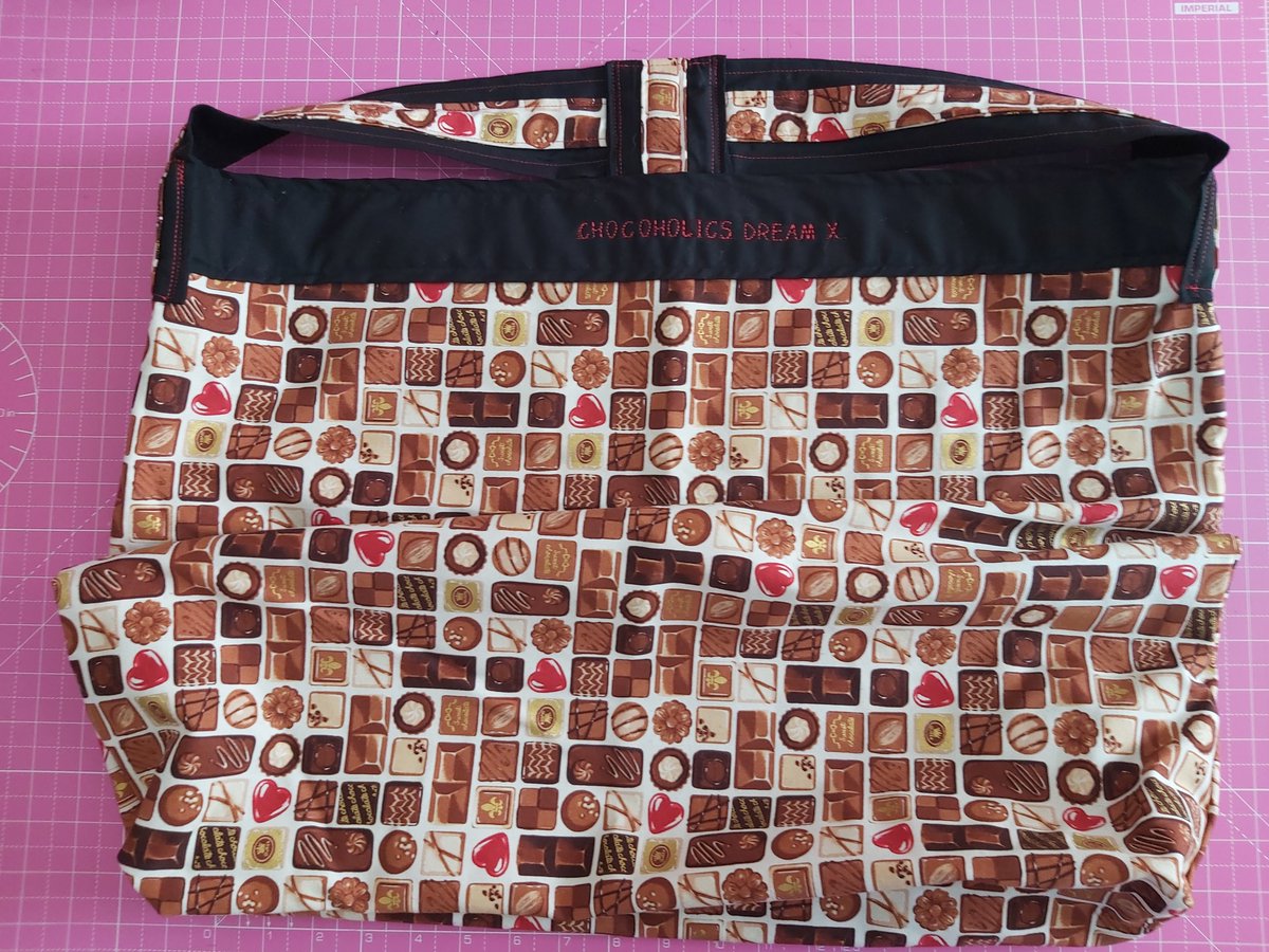 ICEAlertwallet's tweet image. We are making reuseable cotton tote bags with matching long scarfs which incorporate a dedicated 3D face covering section. Our bags are strong, you can fold them up and also wash them. Take a look at our new ETSY shop as they will be added their first.