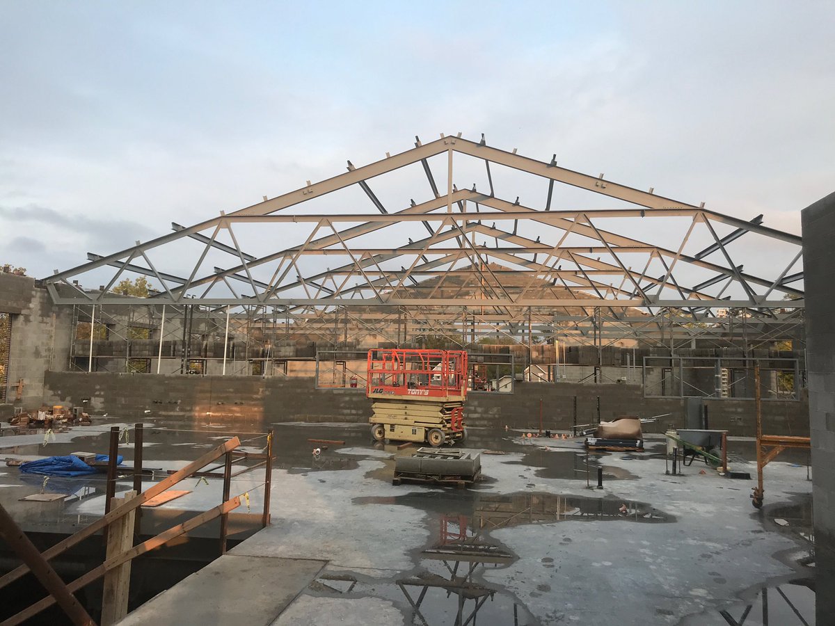 Six, 92’ long trusses were set in the rain at Conger’s Rosa Parks School Project this past Wednesday. #CongerBuilt #buildingasolidfuture #rosaontherise #CMR #middletowncityschools @fanninghowey <a href="/MiddletownOH/">Middletown City Schools</a>