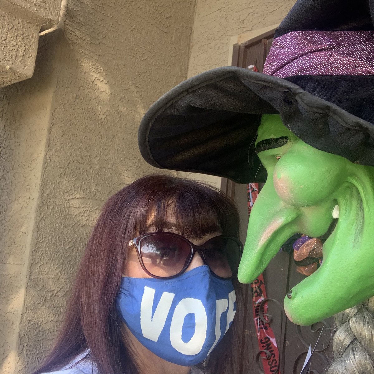 Girard4AZ's tweet photo. Lit dropping in Casa Grande. Even this witch is a #girardforarizona voter. #ld08 #readytoserve #istandwithher #electaPA #healthcare #HealthCareVoter https://t.co/oxSnW87Sh7