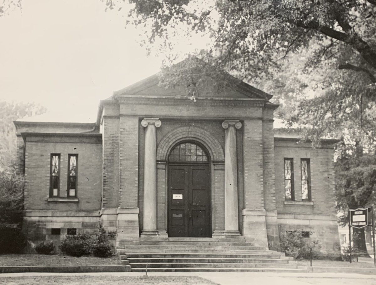 CityofDecaturAL's tweet image. #FlashbackFriday to this snapshot of the now-@CarnegieDecatur! 📸

💭 Did you know this facility served as Decatur’s library from 1904–1973? The building cost about $8,500 to construct at the turn of the century.