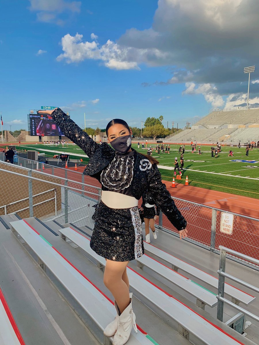 Missed that game day feeling. Here’s to senior year 🤍🖤