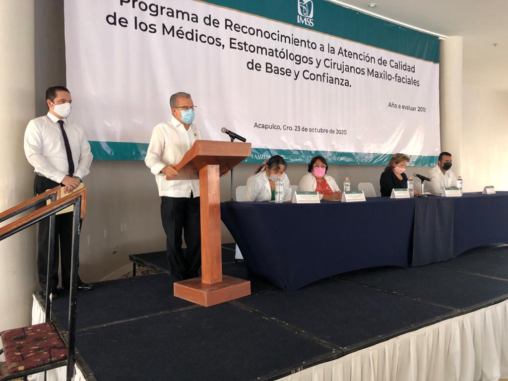 Reconoció ampliamente su esfuerzo y dedicación ante los momentos difíciles que se han presentado por la pandemia de Covid-19. Así mismo, los invitó a seguir en la ruta de dar lo mejor de sí. https://t.co/Sjyf1DPWvi