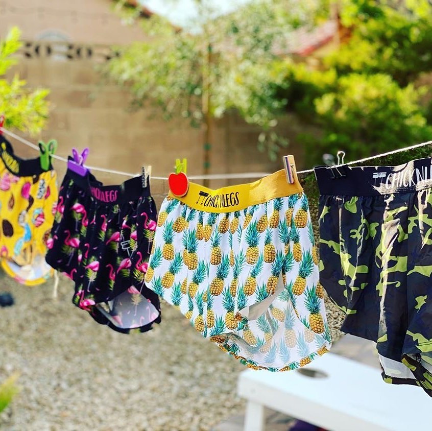 ChicknLegsRun's tweet photo. If your neighbor is the same size as you, proceed with caution.
.
.
#runnersofinstagram #runners #runnerscommunity #xc #track #runningclothes #trailrunning #runhappy #runnergirl https://t.co/zx3hPcyxWQ