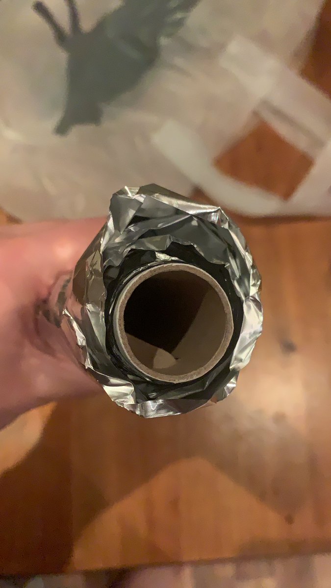 hollygrinstead's tweet photo. Fuming at how hard it is to re-roll tinfoil after dropping it #struggles https://t.co/pbSGTOZqci