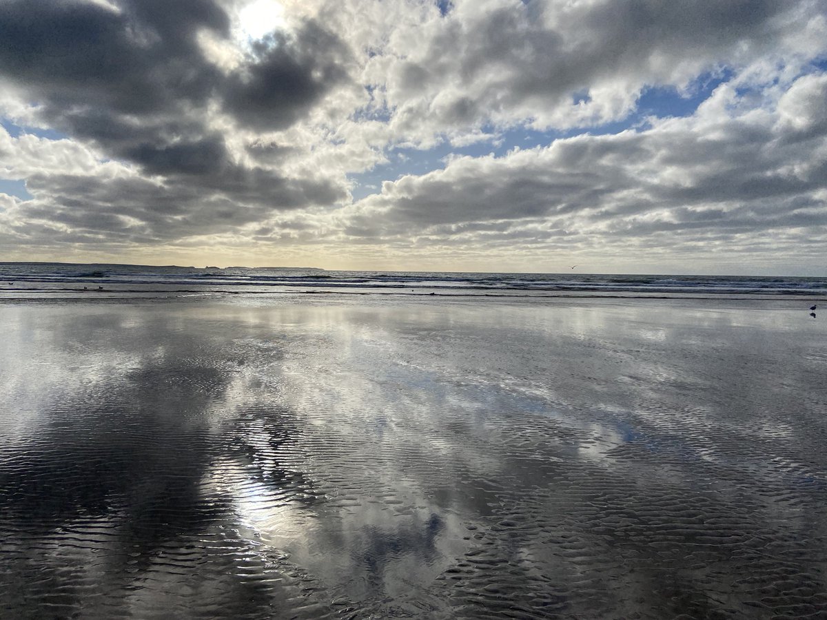 edwardmhswift's tweet photo. Thank you @TheDruidstone for a beautiful break away. Attached is some proof of the amazingly no -Autumnal #Pembrokeshire weather! https://t.co/PUFNEXkxLb