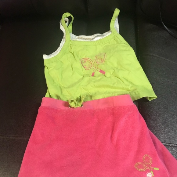 DAVEVI_E's tweet photo. So good I had to share! Check out all the items I'm loving on @Poshmarkapp #poshmark #fashion #style #shopmycloset #baluga #nydj #younghearts: https://t.co/zvpS8xfe2V https://t.co/gDIIDZA0xT