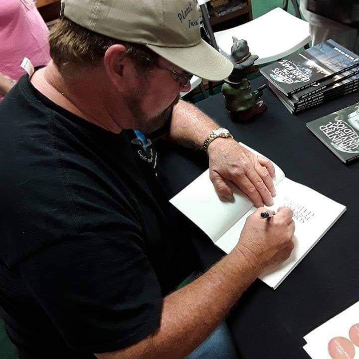 sandpiper_books's tweet photo. Looking back when Author #BrianClune explored the eerie
& haunting history behind the entertaining façade in his book "#HauntedUniversalStudios."
😁 yes you can pick your copy today #booklovers & many more of his books. #paranormal #bookworm #haunting #ghosts @PLPIBrian https://t.co/lubh44HviK