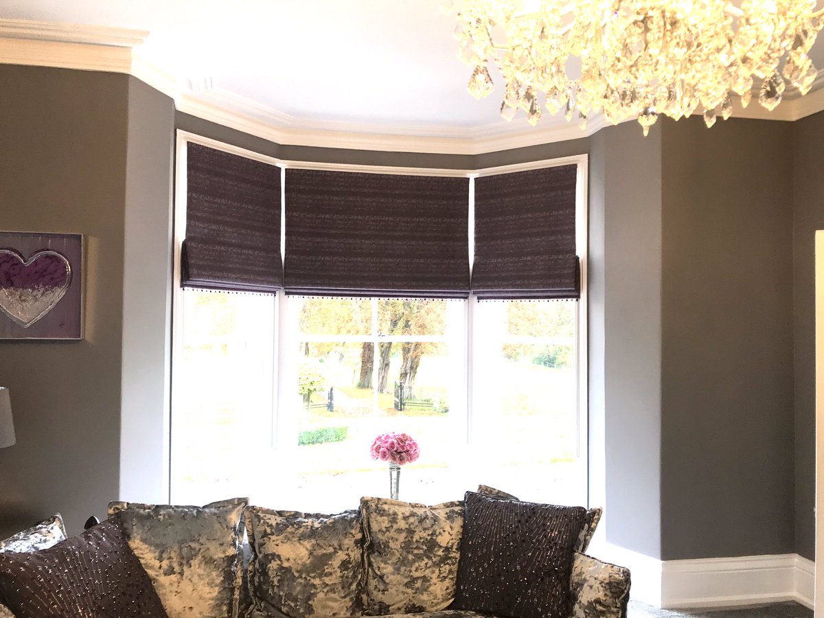 istitchbespoke's tweet photo. An incredible fitting of roman blinds in my clients simply stunning new home 🥰
Don’t let my rubbish photos fool you, these windows were over 3 metres high!! 

Suze x 

#bespoke #handcrafted #countryhome #northlincolnshire #romanblinds #softfurnishings #interiors #interiordesign https://t.co/JgwA4BF5yl