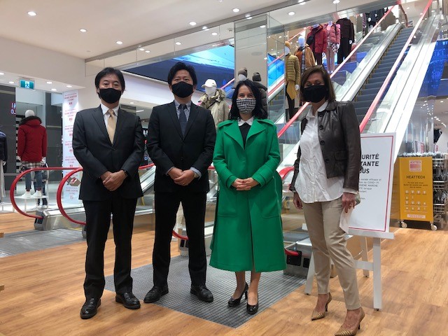 JaponMontreal's tweet photo. Le 23 octobre, le Consul Général Izawa était présent à la cérémonie d’ouverture du premier UNIQLO au Québec.

On October 23, Consul General Izawa attended the opening ceremony of the first UNIQLO in Quebec. 

https://t.co/u5CVfD4Q7X https://t.co/OSA25Ww09X
