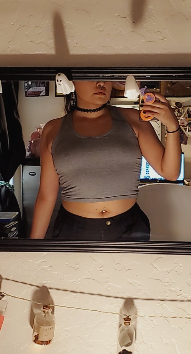 _peachylane_'s tweet photo. Nipples are such an accessory https://t.co/6ZRpPbNeaE